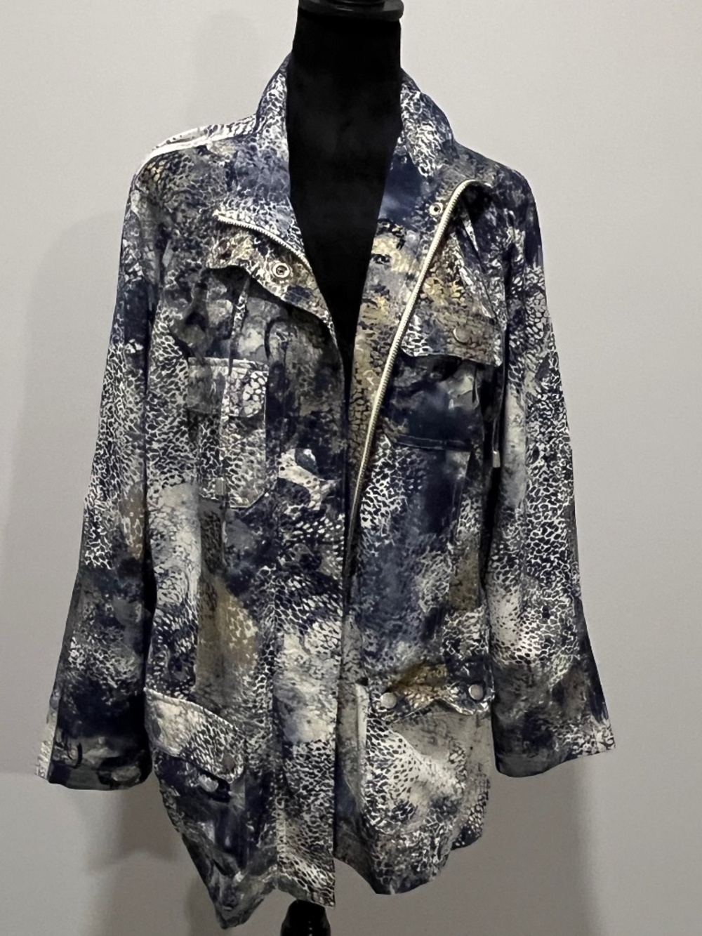 Chico’s Zenergy Zip Up Jacket, Windbreaker  Size 3